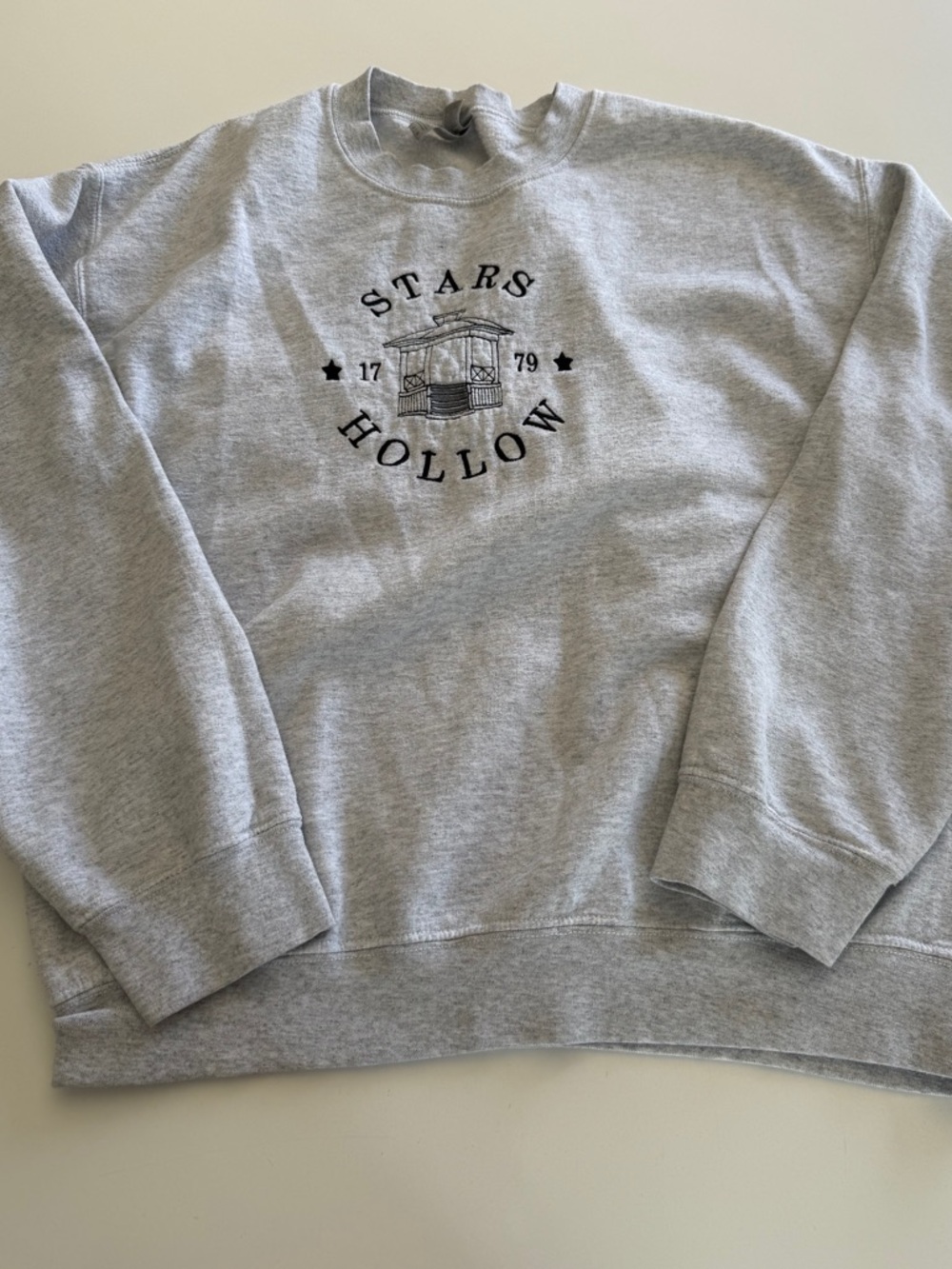 Gilmore Girls-Stars Hollow-Gazebo-Embroidered-Sweatshirt-Gray-M